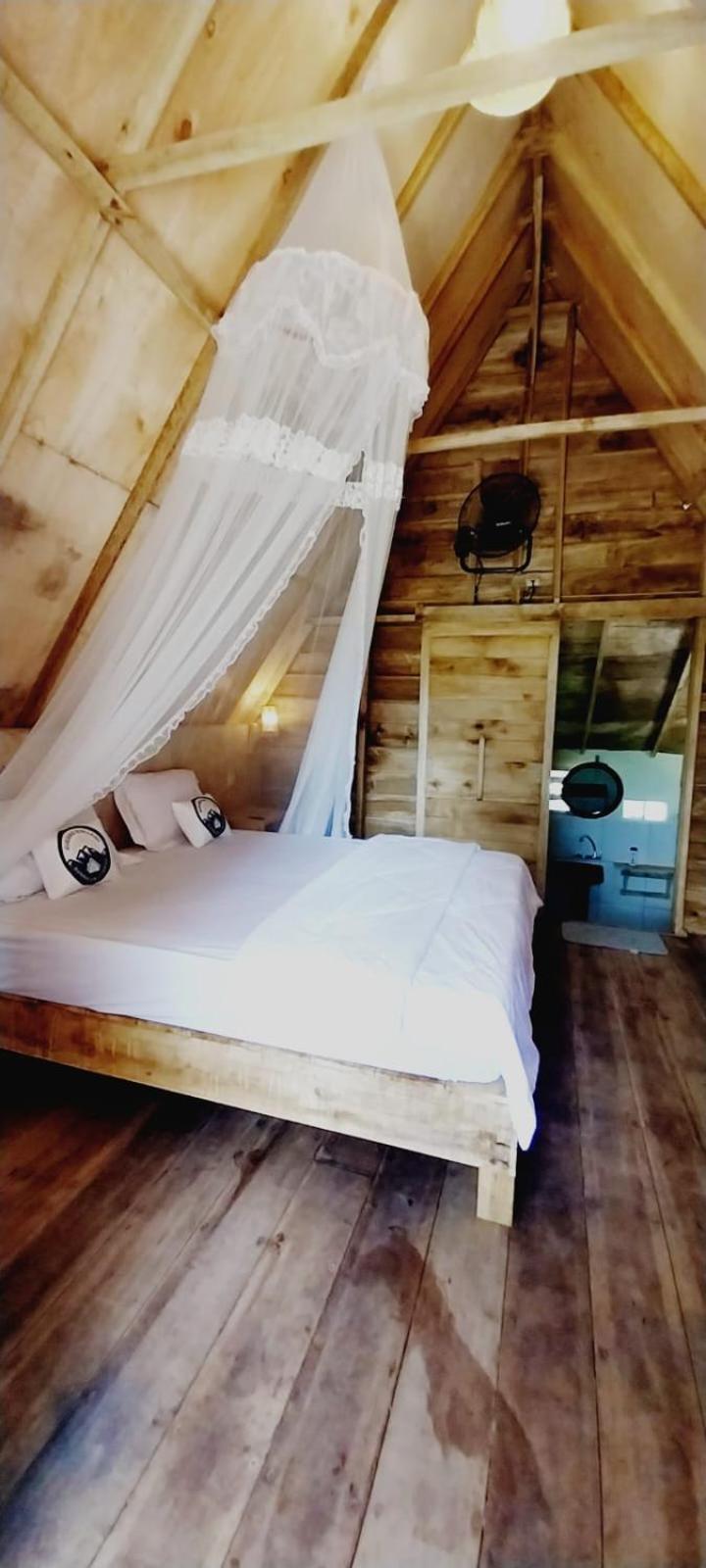 Girang Rinjani Bungalows Тетебату Экстерьер фото