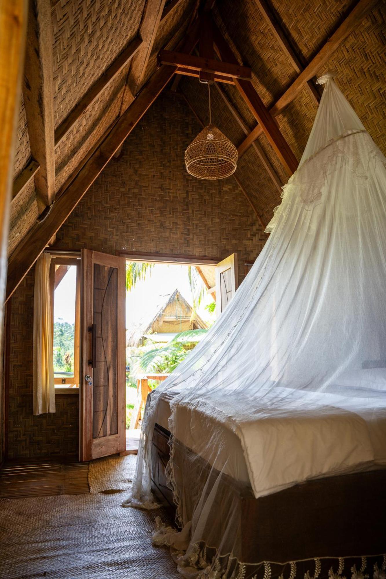 Girang Rinjani Bungalows Тетебату Экстерьер фото