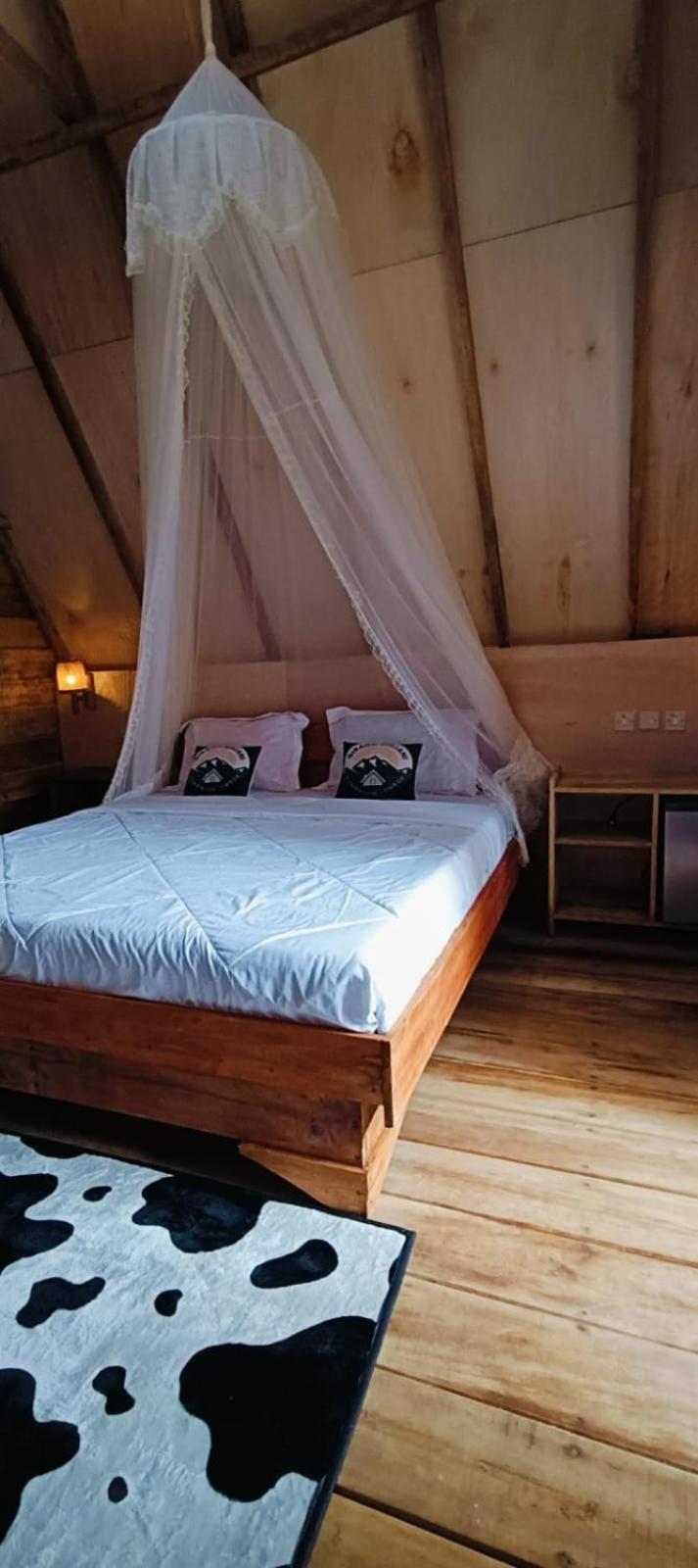 Girang Rinjani Bungalows Тетебату Экстерьер фото