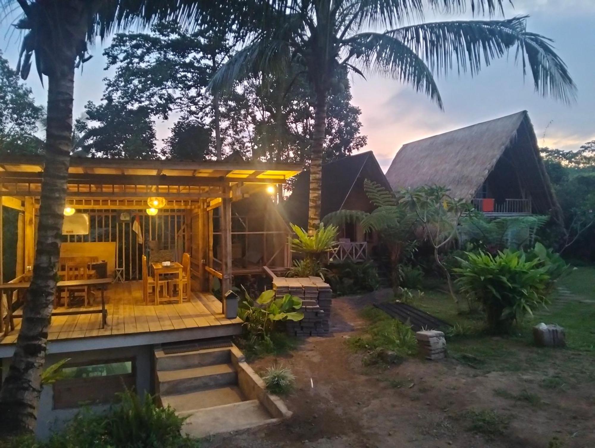 Girang Rinjani Bungalows Тетебату Экстерьер фото